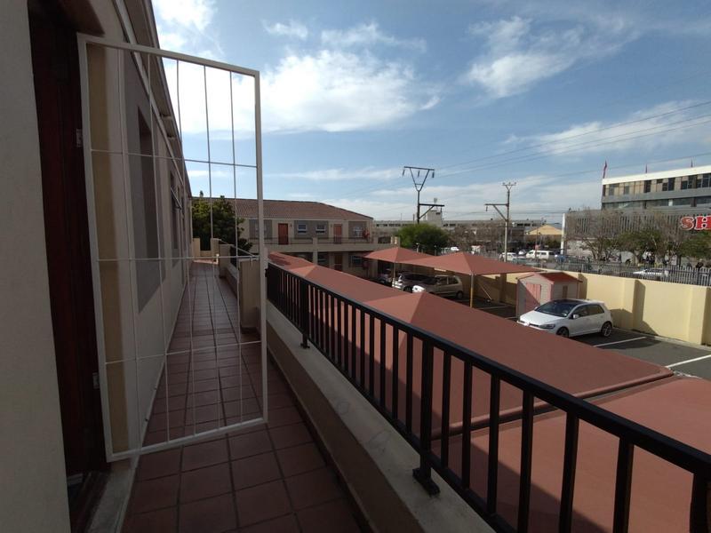 To Let 2 Bedroom Property for Rent in Athlone Western Cape